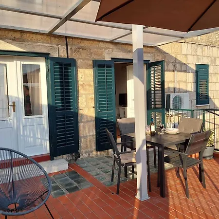 Saul - One Bedroom With Terrace And Sea View