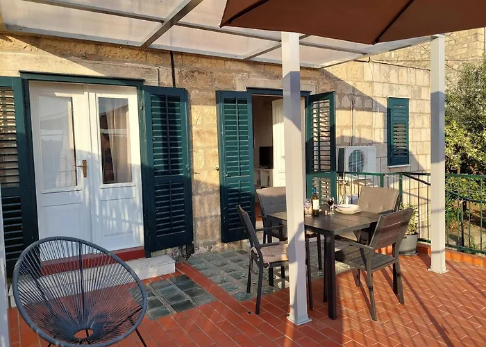 Saul - One Bedroom With Terrace And Sea View