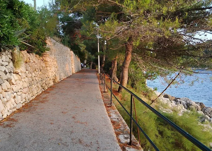 Saul - One Bedroom With Terrace And Sea View